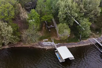 Image de Lake Front ~ Family Friendly ~ Private Dock with Amazing Views ~ Modern Upgrades