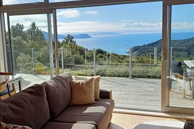 Image de Little Bay Eco House - Kaka Cottage overlooking the ocean and up in the trees