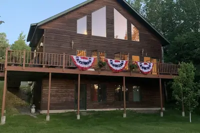 Image de Large Family Cabin, Centrally Located On Beautiful Frazer Bay!