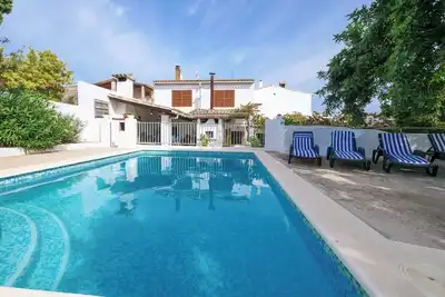 Image de Maison Sarola, avec vue mer et montagnes, piscine, climatisation, jardin et terrasse