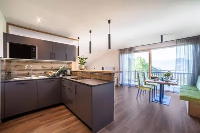 Image de Appartement de vacances \"Cuve\" avec vue sur les montagnes, Wi-Fi, balcon et jardin