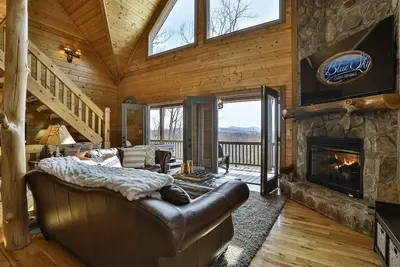 Image de A Golden Retreat | Morganton, Ga