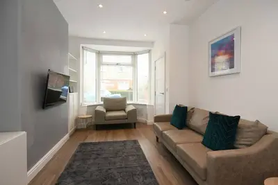 Image de Morden house close to City centre & The Peaks