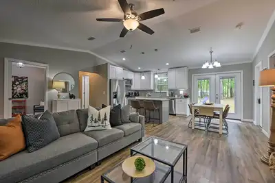 Image de Serene Live Oak Home w/ Fire Pit by River + Sosmp!