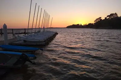 Image de Walk to beach, large lovely condo by lake in \"Kingsmill on the James\"