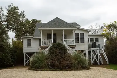 Image de Historic Tucker Bay House