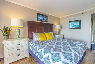 Image de Ocean View King Suite with Beautiful Decor Caravelle Resort 510 Sleeps 4 Guests