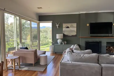 Image de Mt Buller- Delatite River House Sleeps 12