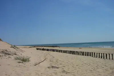 Image de Évasion en T4 Lumineux : Montpellier, Plages et Centre à Portée de Main