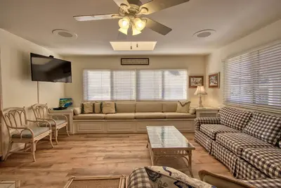 Image de 316cl - Spacious 4 bdr Avalon House, Quick walk to Beach, Wifi