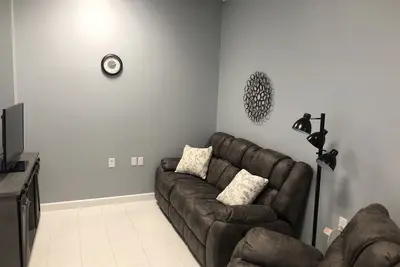 Image de Minutes from Pickwick Lake & 3 boat Landings. Boat Parking with 110v access.