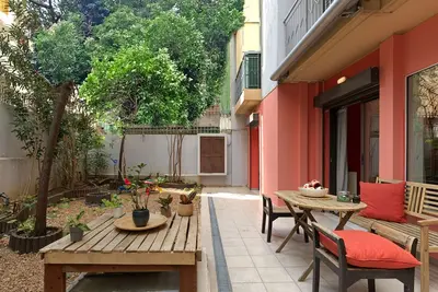 Image de Koukaki garden escape child friendly apartment