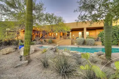 Image de Canyon View: Treat Yourself-You Deserve It!