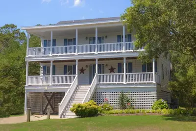 Image de # 4250 Gone With the Wind. Belle décoration intérieure, piscine privée, bain à remous, Animaux Ok