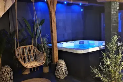 Image de Les Secrets d'Honfleur **** Spa privatif, sauna, cinéma Honfleur centre