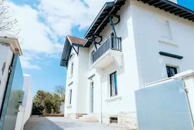 Image de Villa Basque de Standing rénovée au coeur de Anglet à 5 mn des plages
