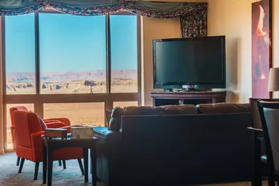 Image de 🏜Desert Frontier🏜 near Page w/ Garage & Wfh Setup