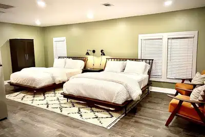 Image de Modern Apartment on The Talimena Scenic Byway-walk to downtown