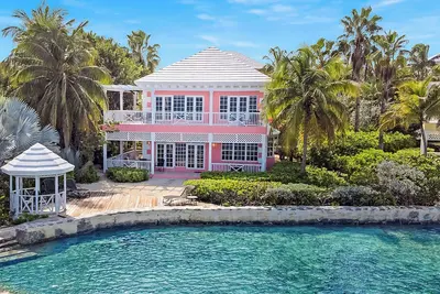 Image de Newly renovated Sea Star Villa Oceanfront 3 bed/3 bath w/dock rntl Exuma Bahamas