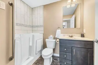 Image de 6 Bedrooms + Hot Tub  + Game Room + Movie Theater