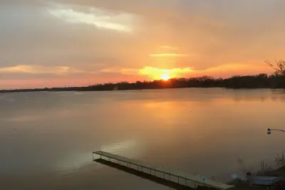 Image de Modern Lake House: Sandy Floor, Beautiful Views