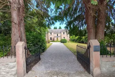Image de Old Manse, family friendly, character holiday cottage in Muir Of Ord