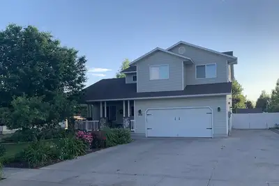 Image de Family Friendly East Idaho Falls Home! 2 kings!