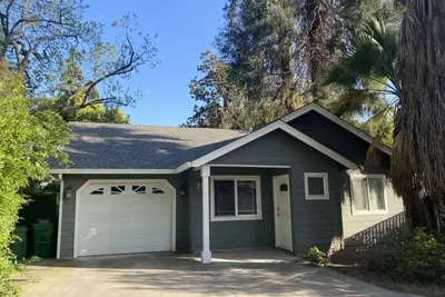 Image de Private 2b/1b house close to Enloe hospital and <1 mile from downtown