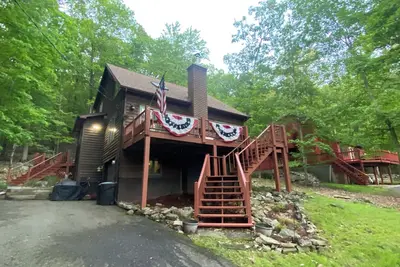 Image de Eagle Rock Resort 1 Block from the Lake Only Eagle Rock Members May Rent