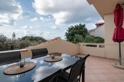 Image de Appartement de deux chambres avec la terrasse et la vue sur le mer Mandre, Pag (A-18748-d)