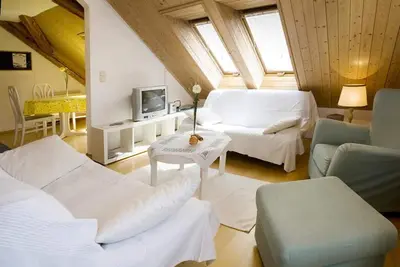 Image de Appartement de vacances lumineux \"Bregenz 8 Top 4\" avec Wi-Fi, terrasse et jardin