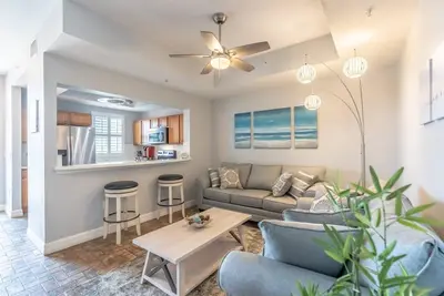Image de Pet Friendly with Fantastic Water Views from this Newly Updated 3 Bed Town Home | Sleeps 8