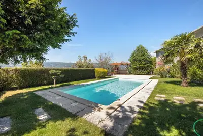 Image de Maison de vacances Casa do Valado avec vue sur les montagnes, piscine, connexion Wi-Fi et jardin ; Parking disponible
