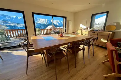Image de Chalet moderne 4*, terrasse sud, sauna, accès plan d'eau et pistes. Linge inclus.