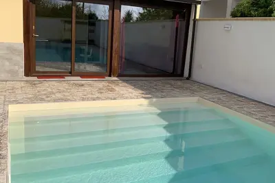 Image de Apartment in villa with swimming pool 700m from the sea