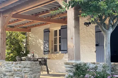 Image de Secluded Gite, private garden, large heated pool, tranquil setting