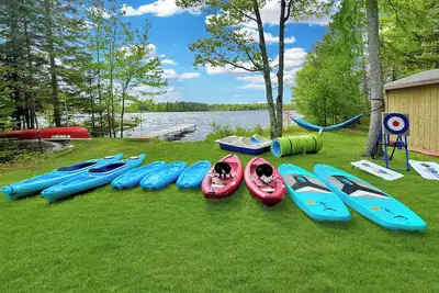 Image de White Pines Cabin: Ideal Location for Family, Fishing & Fun~Inc. 12 boats+motor!