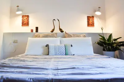 Image de Une merveilleuse villa avec piscine plongée dans la nature