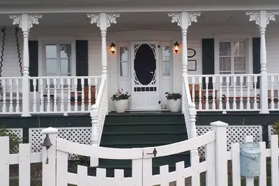 Image de La Belle Blanche Maison  De Location Avec Vue Du Fleuve, PRÈS De MÉTIS