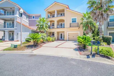 Image de Paradise Found: Arborgate's Gulf Getaway for Large Gatherings!