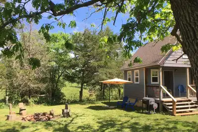 Image de Micro house cabin located near Silver Mines Recreation Area.