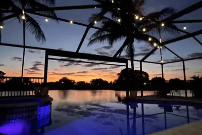 Image de Luxury Villa, Heated Infinity-Edge Salt Pool on Golf Course lake