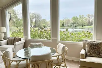Image de Our Most Popular Lakefront Home
