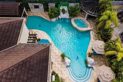 Image de Orchids & Palms Luxury Villa Pool, Chef, Hot Tub, Airport Pickup!