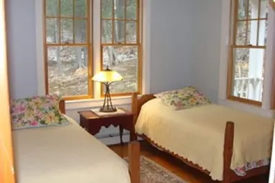 Image de Mountain House two hours north of Boston