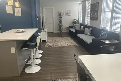 Image de Luxury Big Apartment. Very Close To Nyc