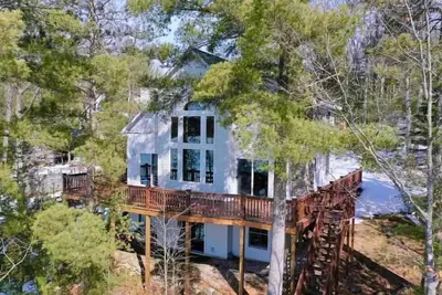 Image de Beautiful Vacation Home on Crystal Clear Bear Lake