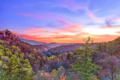 Image de ✨Mighty Sunset✨ A+ Mtn Views, 🐻 Bears, Hot Tub, Game Rm, Wears Valley Adj
