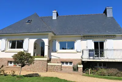 Image de Maison conviviale avec jardin, Wifi gratuit, à 900m de la plage de Trestraou, Perros-Guirec
