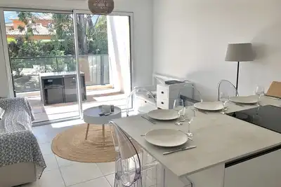 Image de Appartement dans résidence avec piscine, à 300m de la plage du débarquement